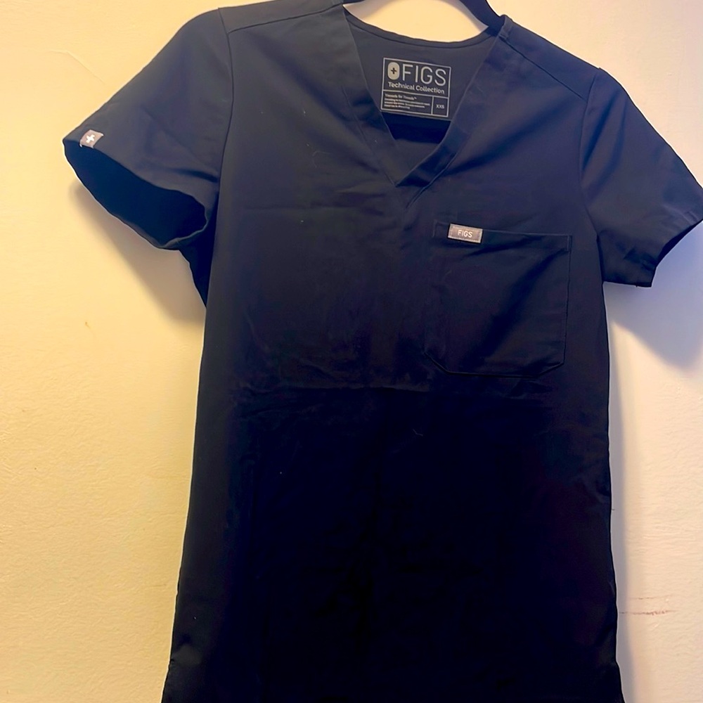 Figs women’s top